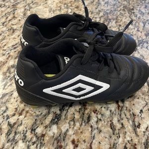Youth soccer cleats